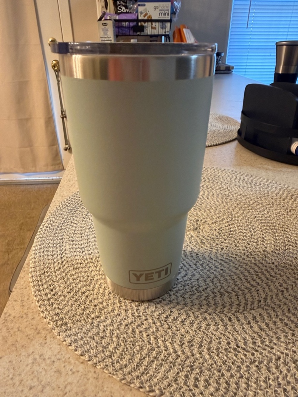 Yeti Large 32oz Insulated Tumbler in Sage Green with Clear Lid